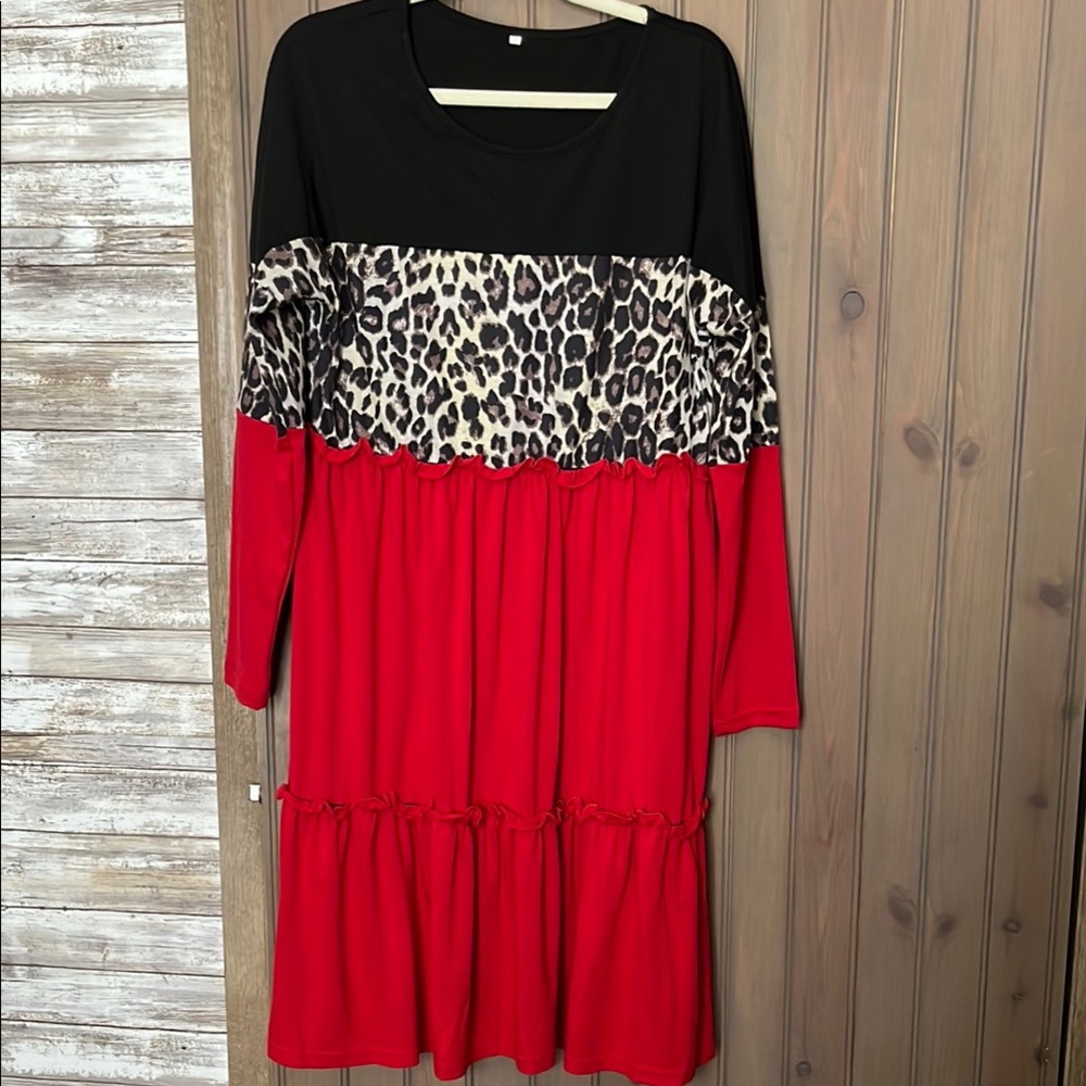 ♦️SOLD♦️Chic Black and Red Leopard Print Dress